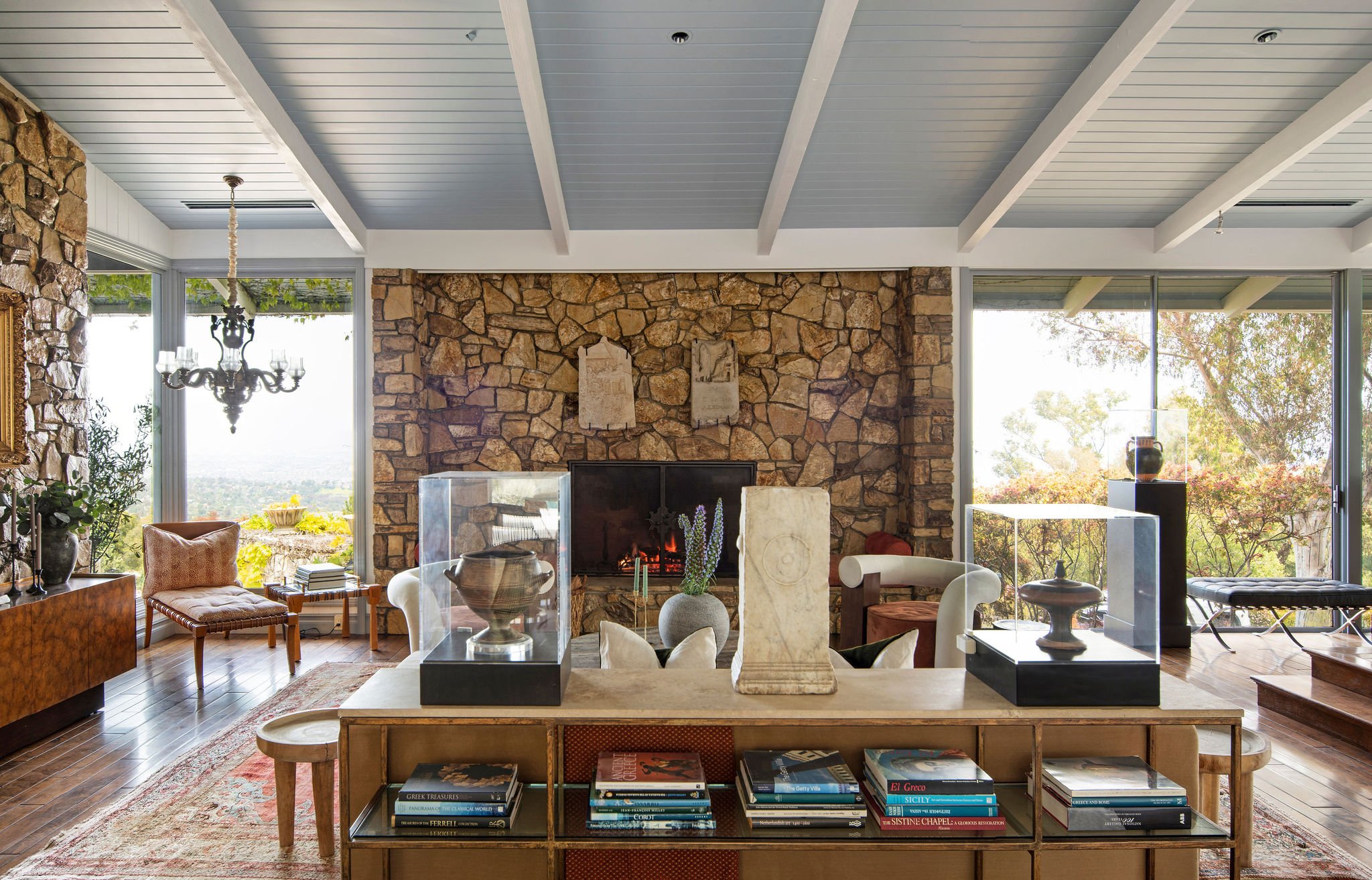 Francis York This Mid-Century Ranch with Award-Winning Vineyards is a ‘House of Dreams’ in Palos Verdes, California 14.jpg