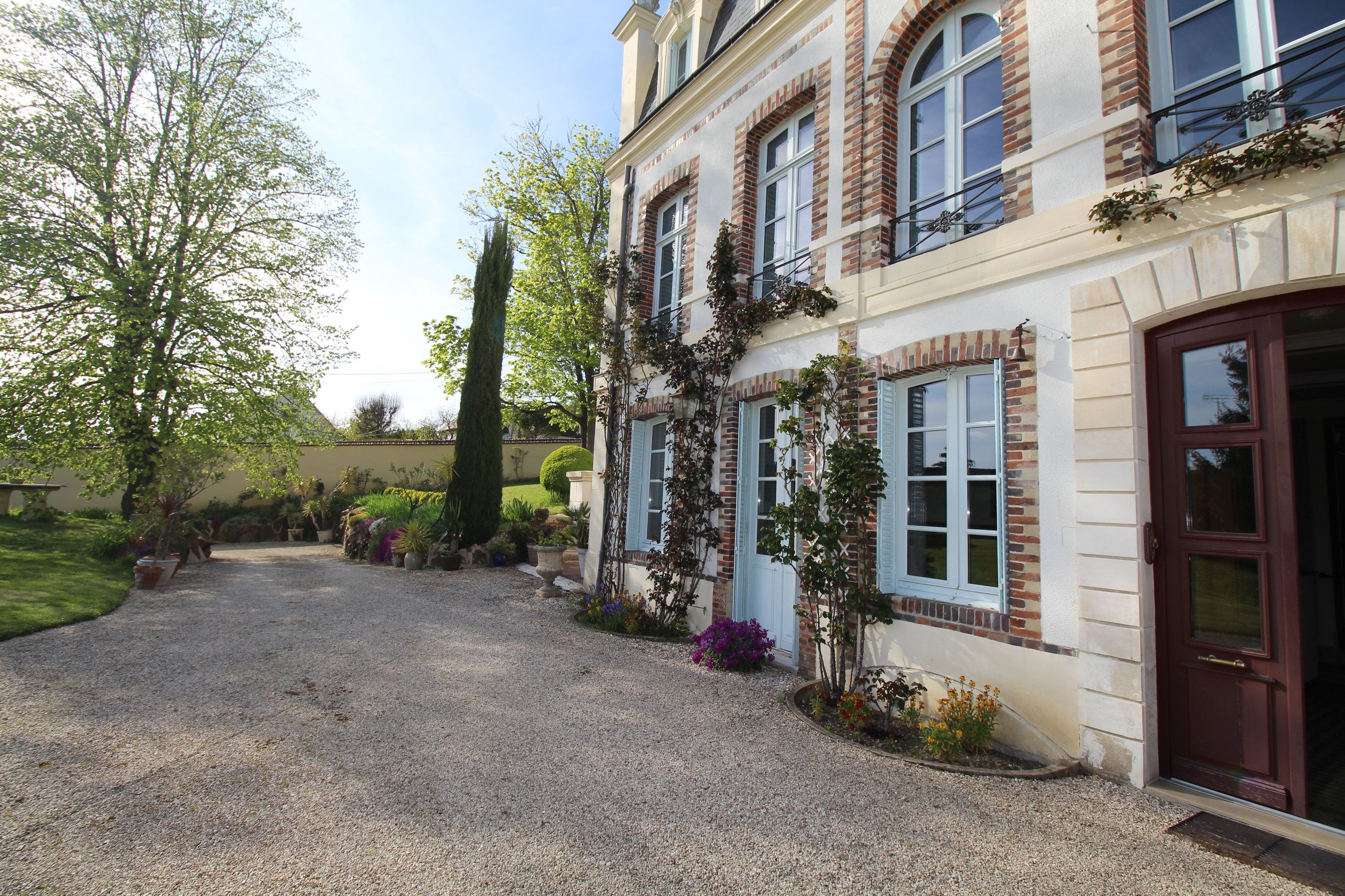 Francis York Elegant Country House in Burgundy, France  9.JPG