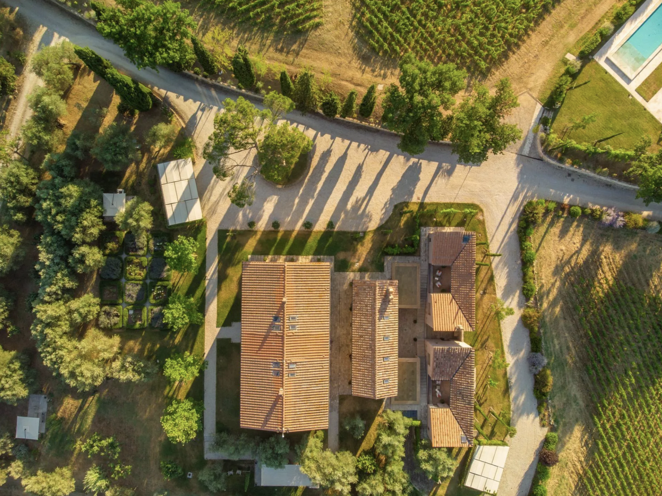 Francis York Villa Travertino: Luxury Villa and Wine Estate in the Heart of Tuscany 5.png