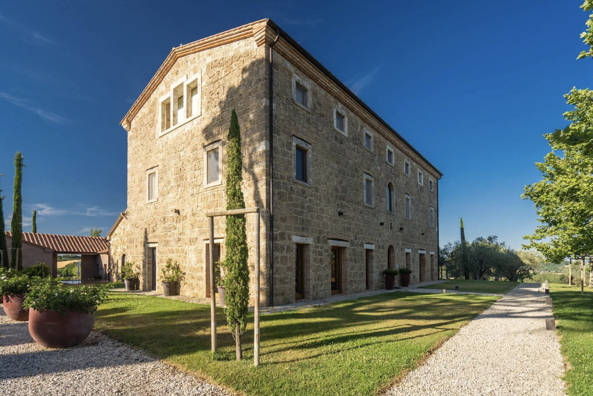 Francis York Villa Travertino: Luxury Villa and Wine Estate in the Heart of Tuscany 7.png