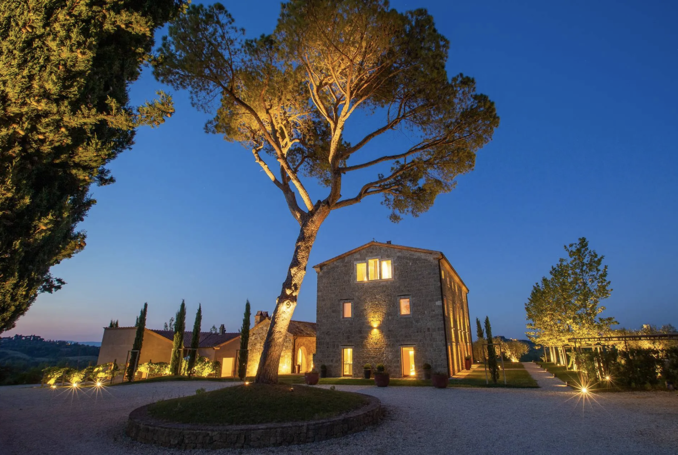 Francis York Villa Travertino: Luxury Villa and Wine Estate in the Heart of Tuscany 19.png