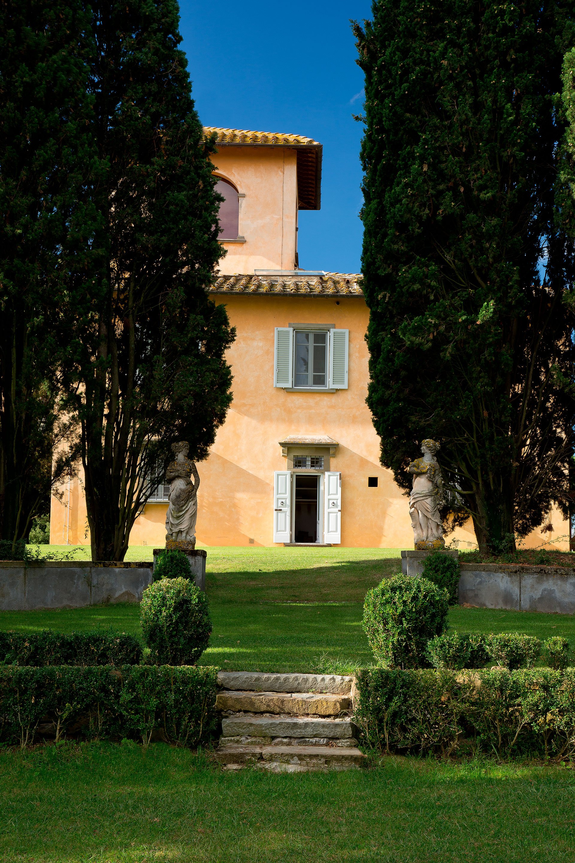 Francis York Villa La Tavernaccia: Luxury Villa Rental Near Florence, Italy 4.jpg