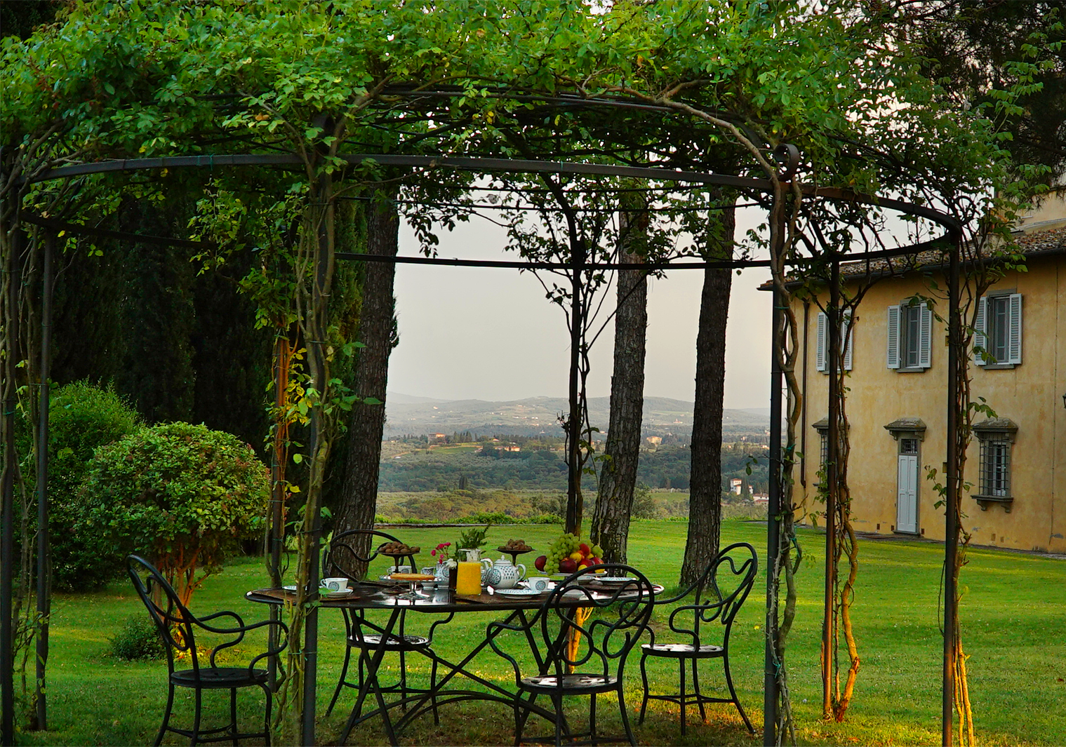 Francis York Villa La Tavernaccia: Luxury Villa Rental Near Florence, Italy 5.png
