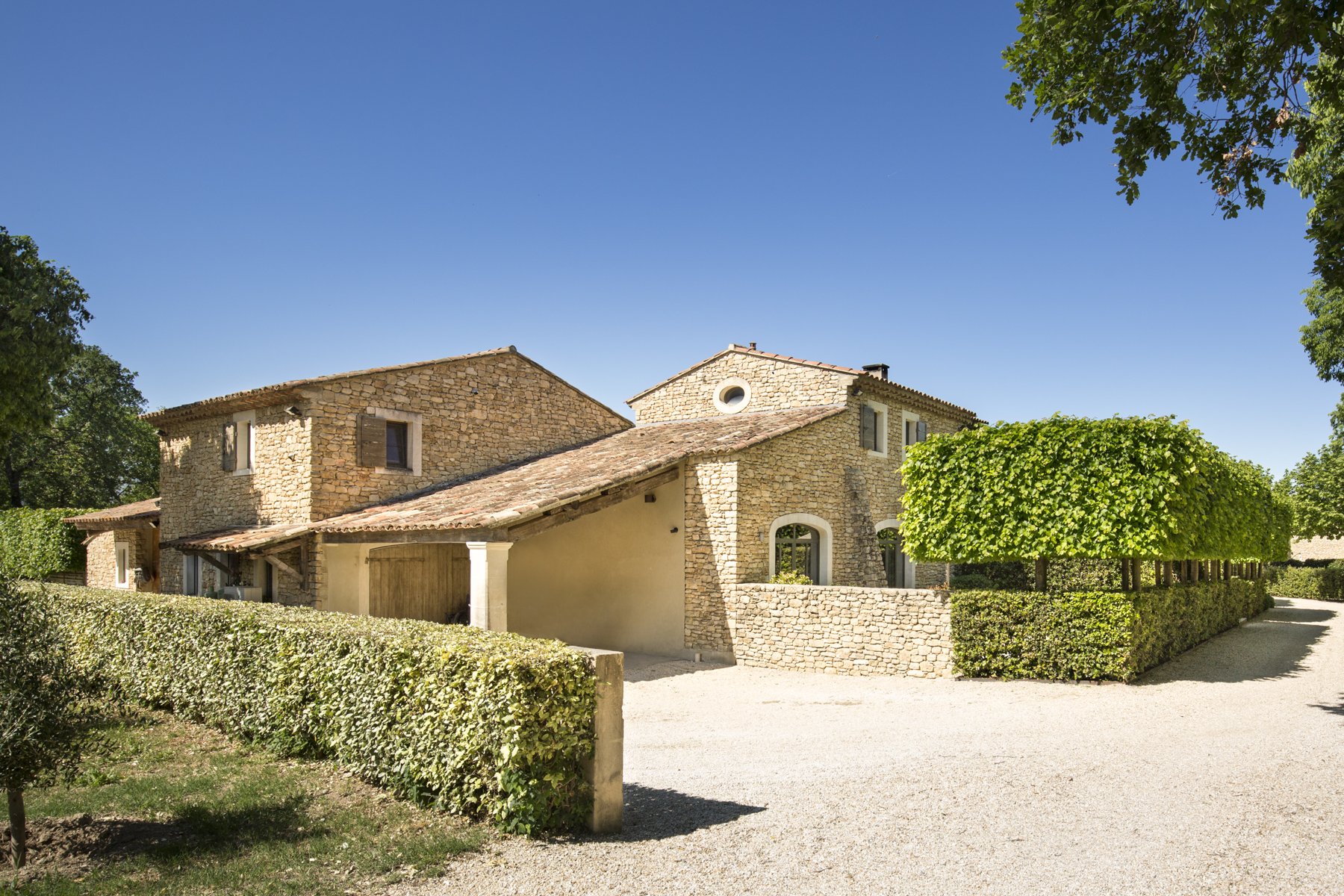Francis York Luxury Villa and Turnkey Property in Gordes, Provence 16.jpg