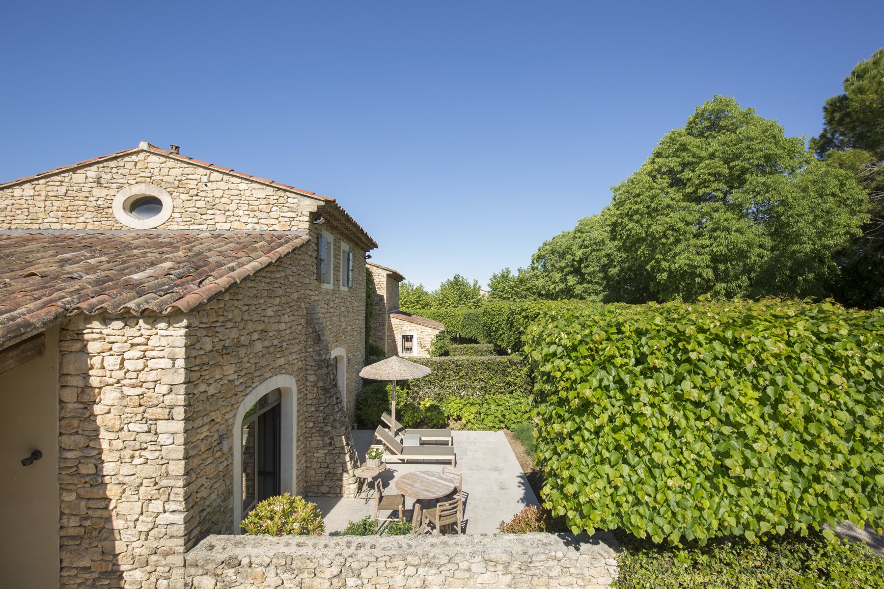 Francis York Luxury Villa and Turnkey Property in Gordes, Provence 27.jpg