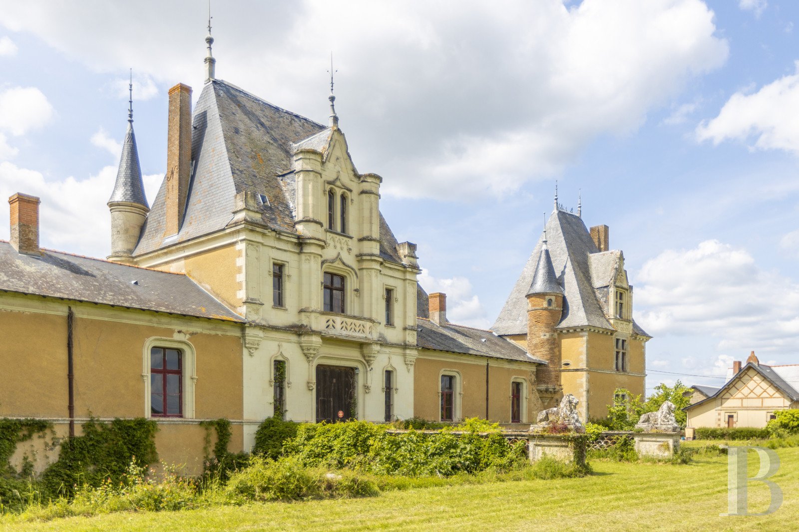 Francis York Patrice Besse Neo-Gothic French Chateau in the Loire Valley 14.jpg