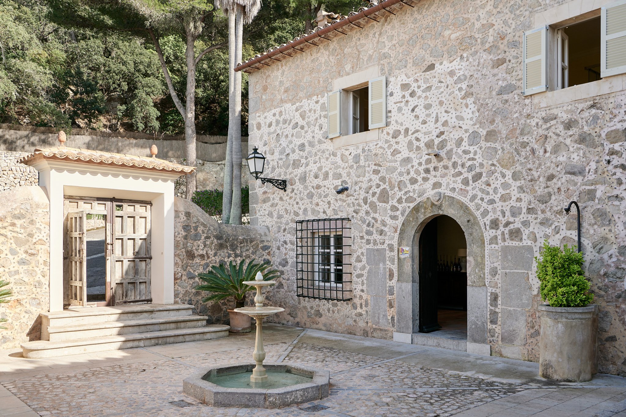 Francis York Can Calo: Historic Estate in Mallorca Built by Archduke Luis Salvador of Habsburg 3.jpg