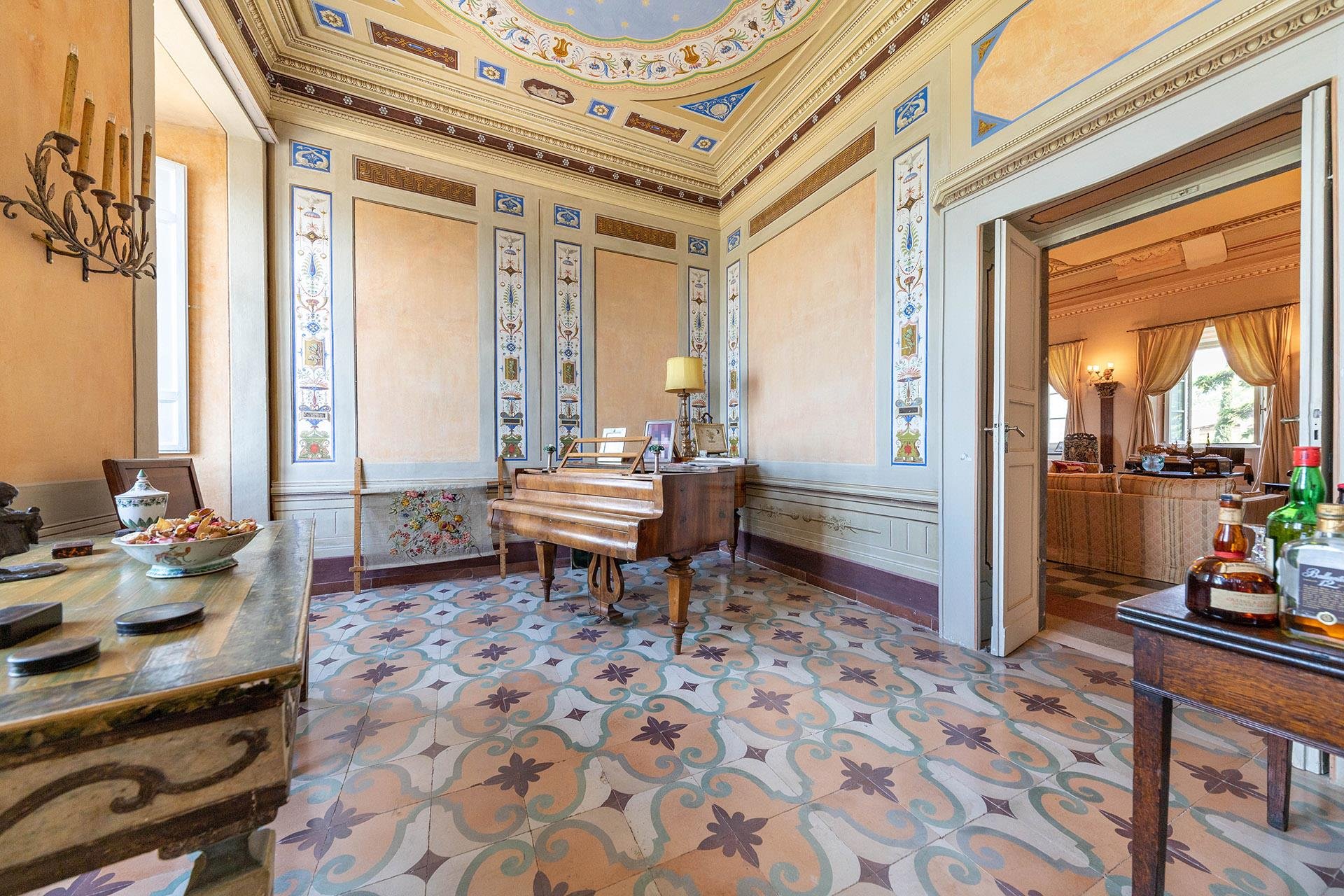 Francis York Historic Palazzo For Sale in Umbria, Italy Set in Private Park 9.jpg