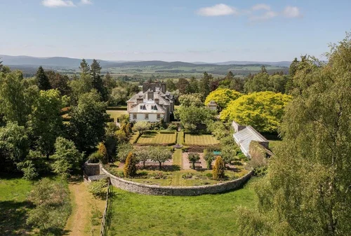 Bob Dylan's Scottish Highlands Estate Sells to Whisky Maker — Francis York