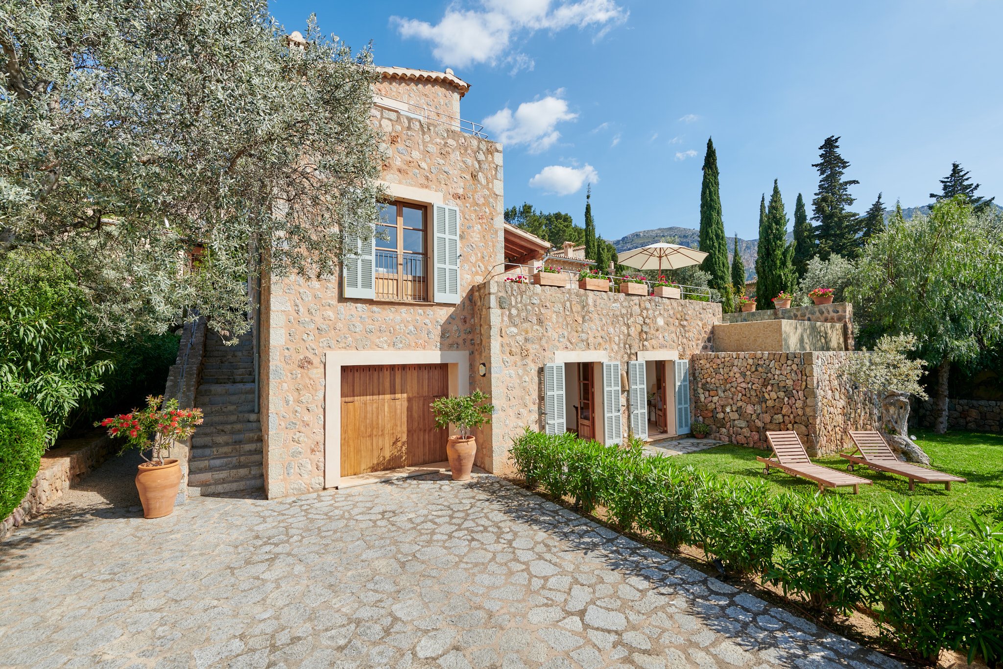 Francis York Casa Charlotte Dream Monthly Holiday Rental in Deia, Mallorca Available in September 56.jpg