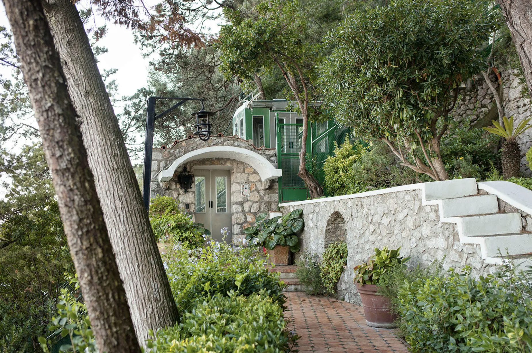 Francis York Villa Aiano Exclusive Luxury Villa Rental in Capri Slim Aarons 4.png