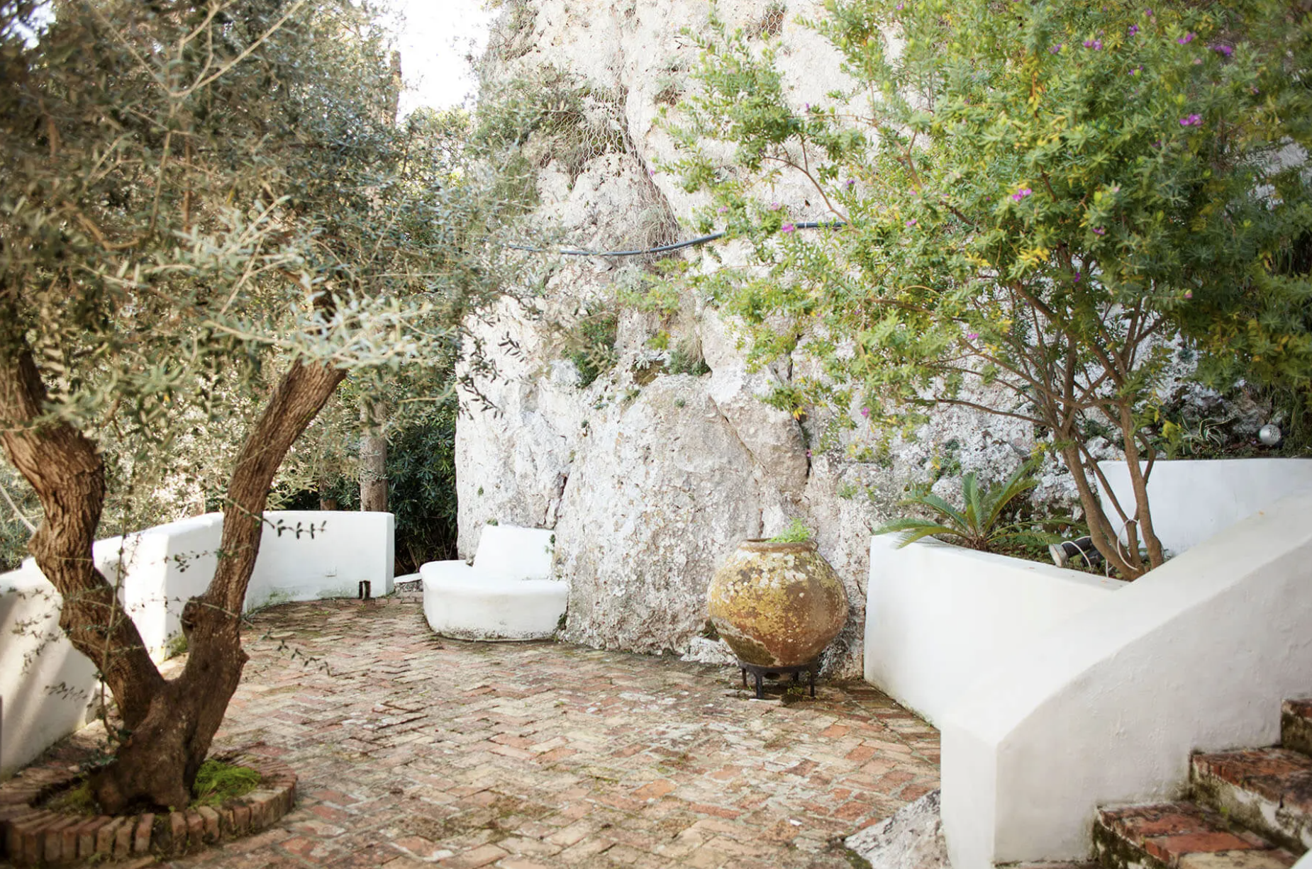 Francis York Villa Aiano Exclusive Luxury Villa Rental in Capri Slim Aarons 6.png