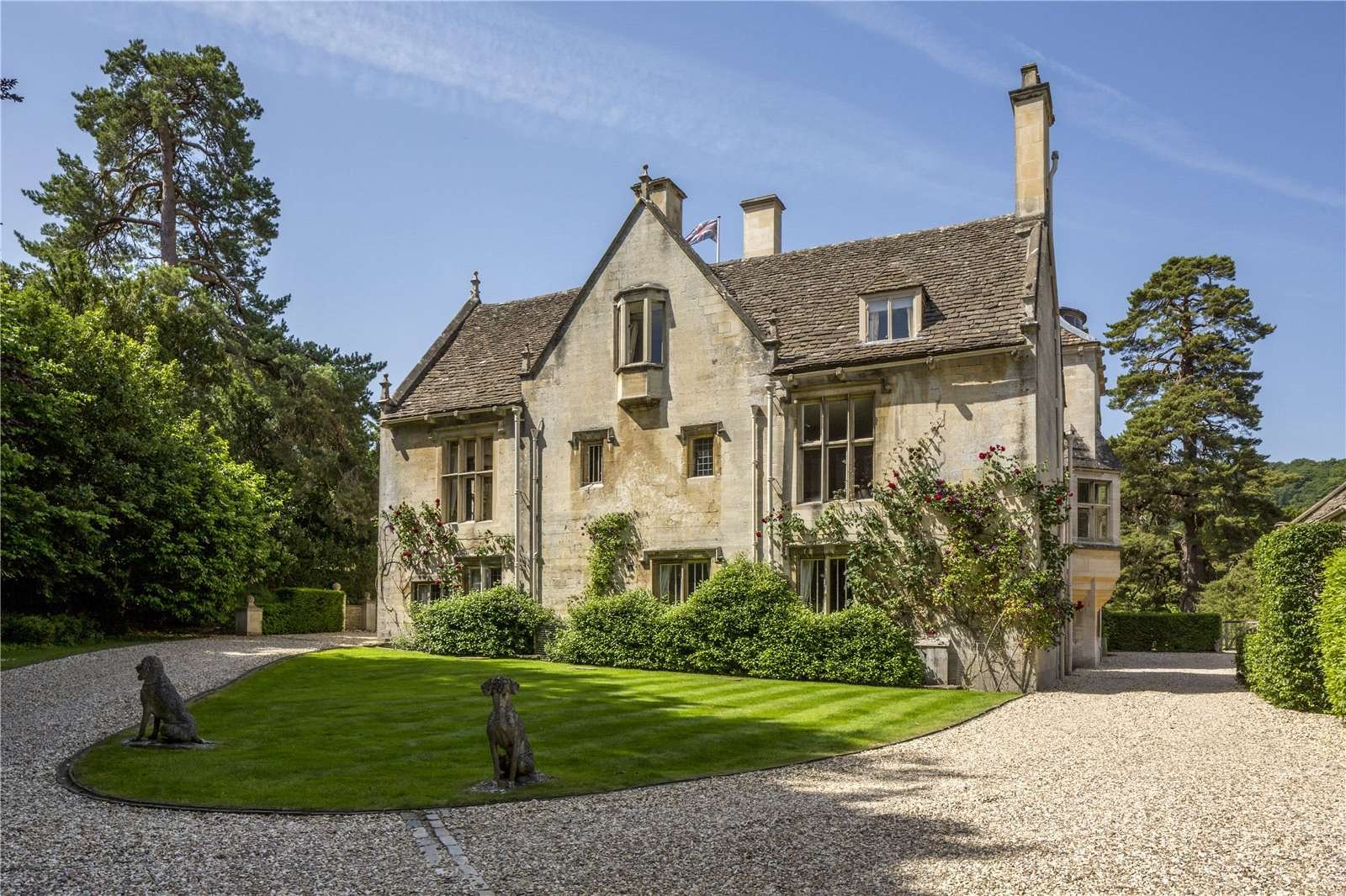 Francis York TCotswolds House Built on the  Site of an Ancient Roman Villa  Savills Bluebook Agency 9.jpg