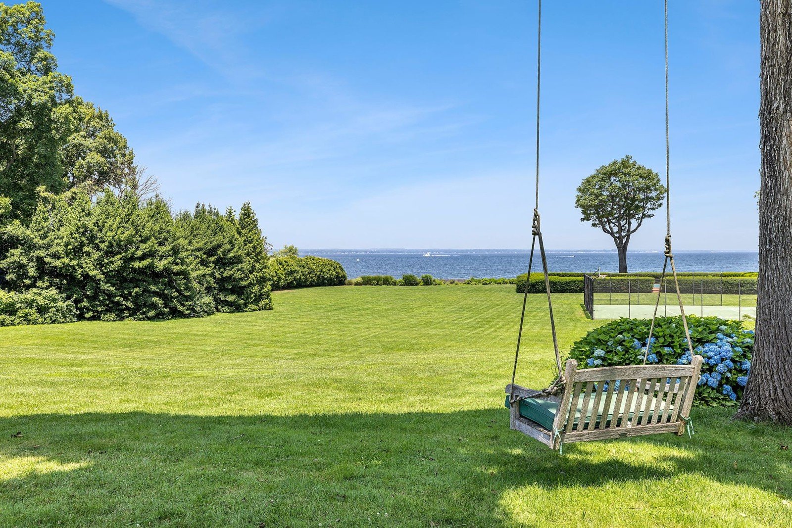Francis York Daniel Gale Sothebys The Lindens Timeless Long Island Estate Once Home to the Famed Bootleggers, the Vanderbilts, and Rockstars 18.jpeg