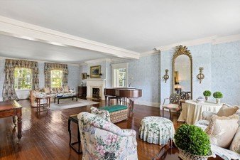 Francis York Daniel Gale Sothebys The Lindens Timeless Long Island Estate Once Home to the Famed Bootleggers, the Vanderbilts, and Rockstars 26.jpeg