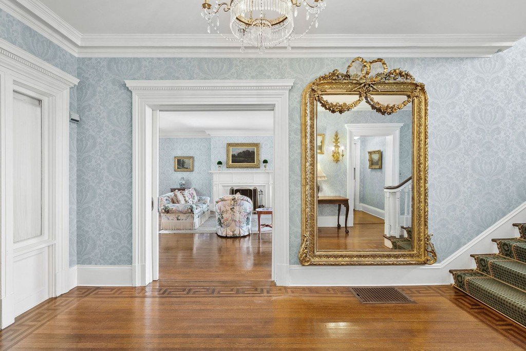 Francis York Daniel Gale Sothebys The Lindens Timeless Long Island Estate Once Home to the Famed Bootleggers, the Vanderbilts, and Rockstars 29.jpeg