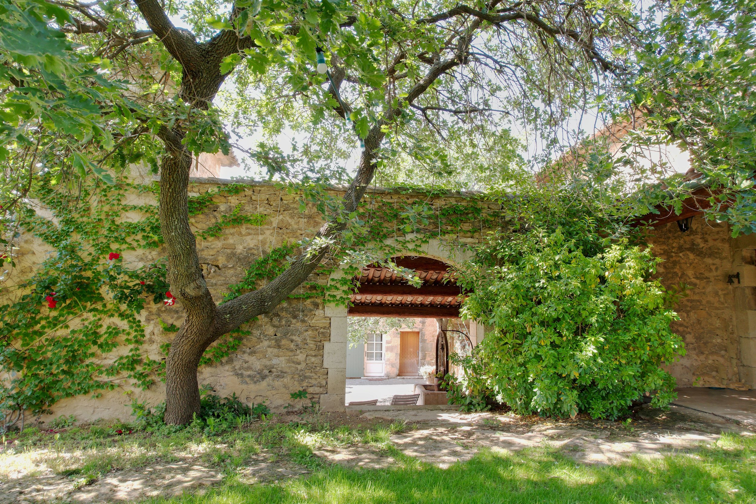 Francis York Emile Garcin  Restored French Farmhouse in the Luberon, Provence 12.jpg