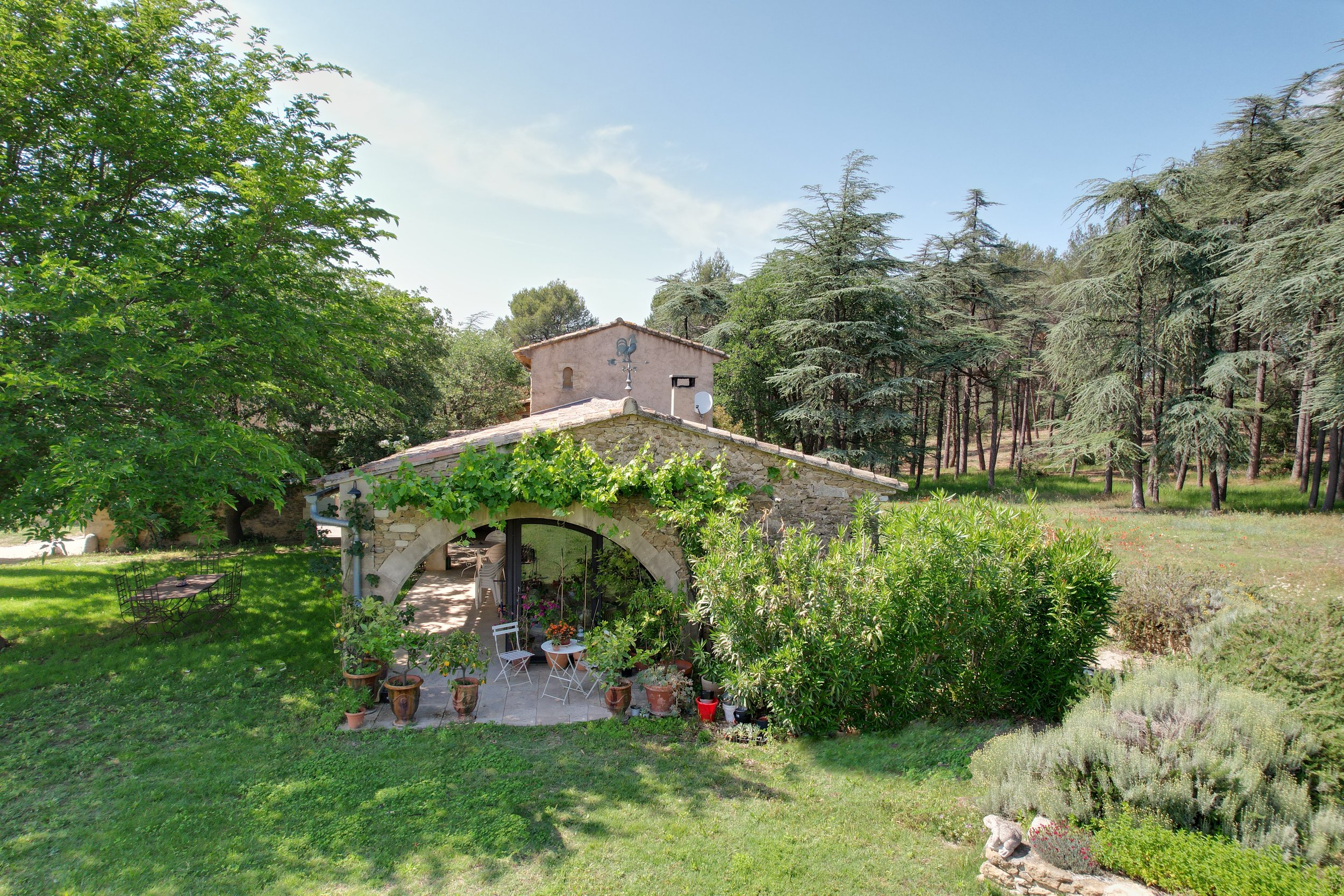 Francis York Emile Garcin  Restored French Farmhouse in the Luberon, Provence 13.jpg