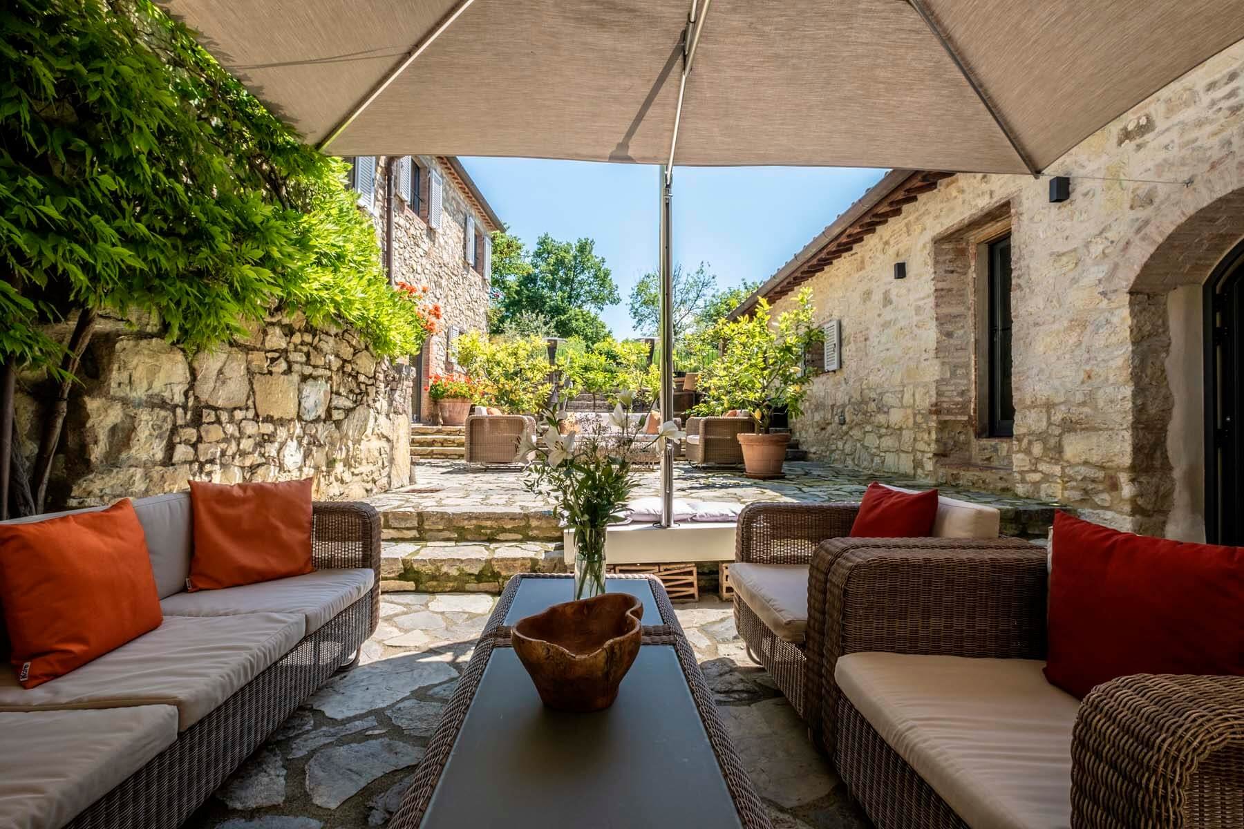 Francis York Luxury Villa Rental in the Tuscan Hills Near Gaiole in Chianti 8.jpg
