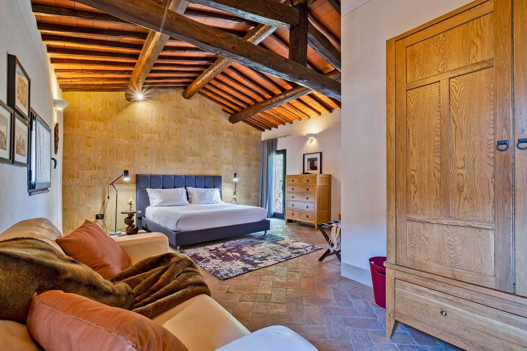 Francis York Luxury Villa Rental in the Tuscan Hills Near Gaiole in Chianti 18.jpg
