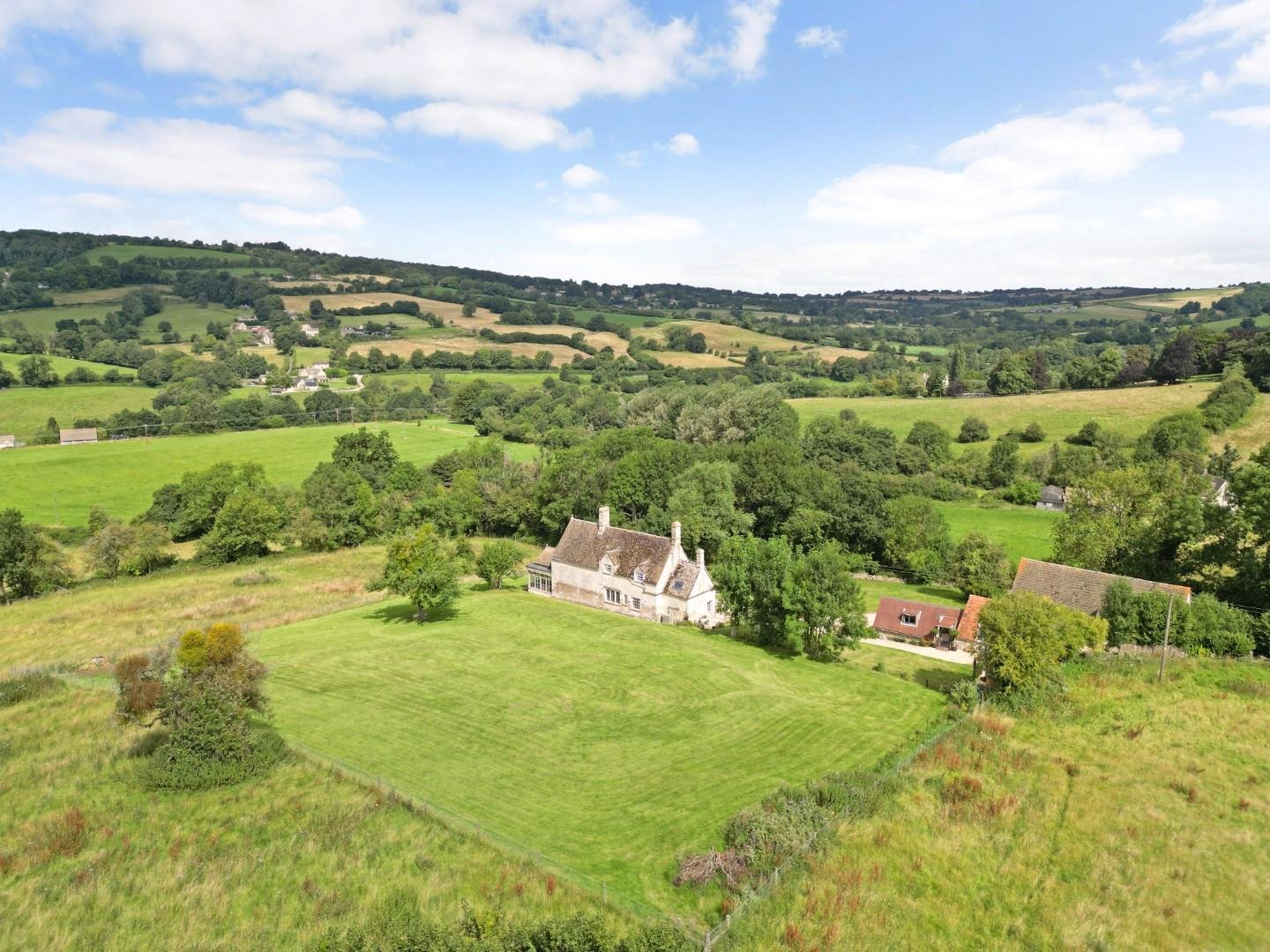 Francis York Cotswold Country House Near the Market Town of Stroud, England 25.jpg