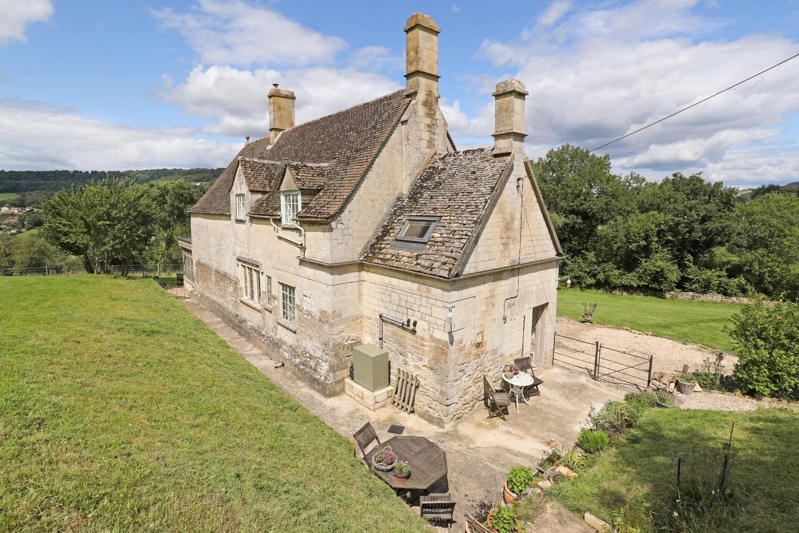 Francis York Cotswold Country House Near the Market Town of Stroud, England 29.jpg