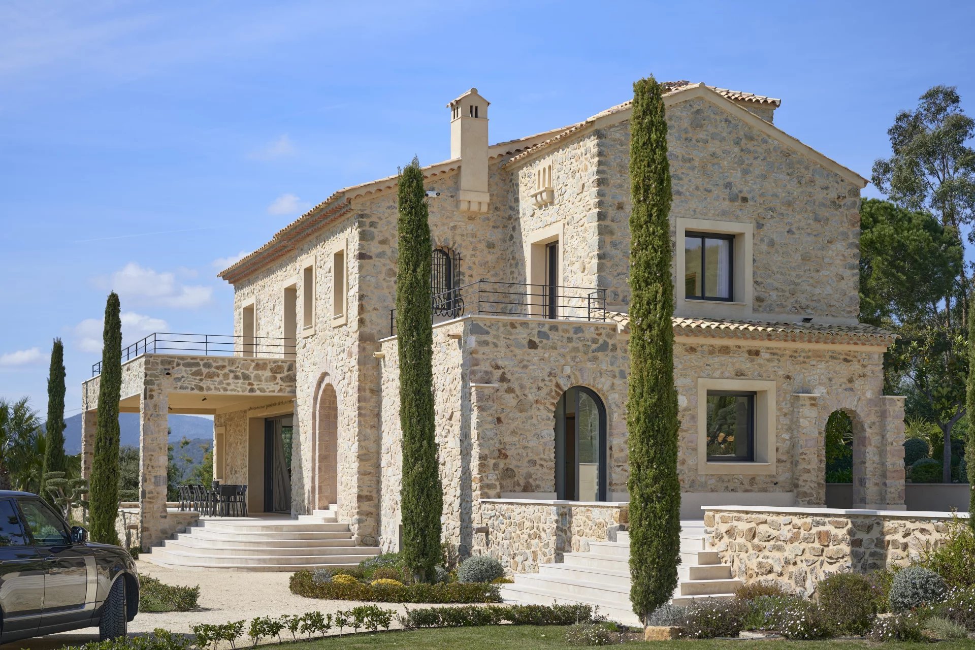 Francis York Luxury Villa Overlooking the Bay of Saint Tropez, French Riviera 3.jpg