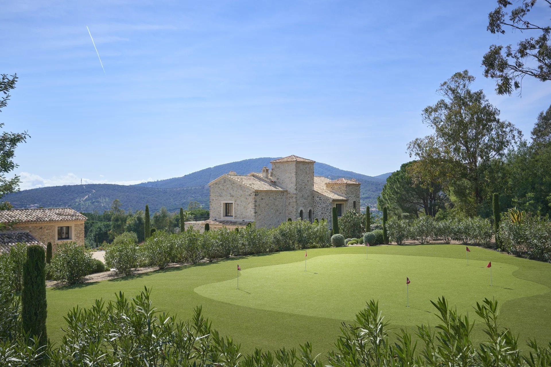 Francis York Luxury Villa Overlooking the Bay of Saint Tropez, French Riviera 6.jpg