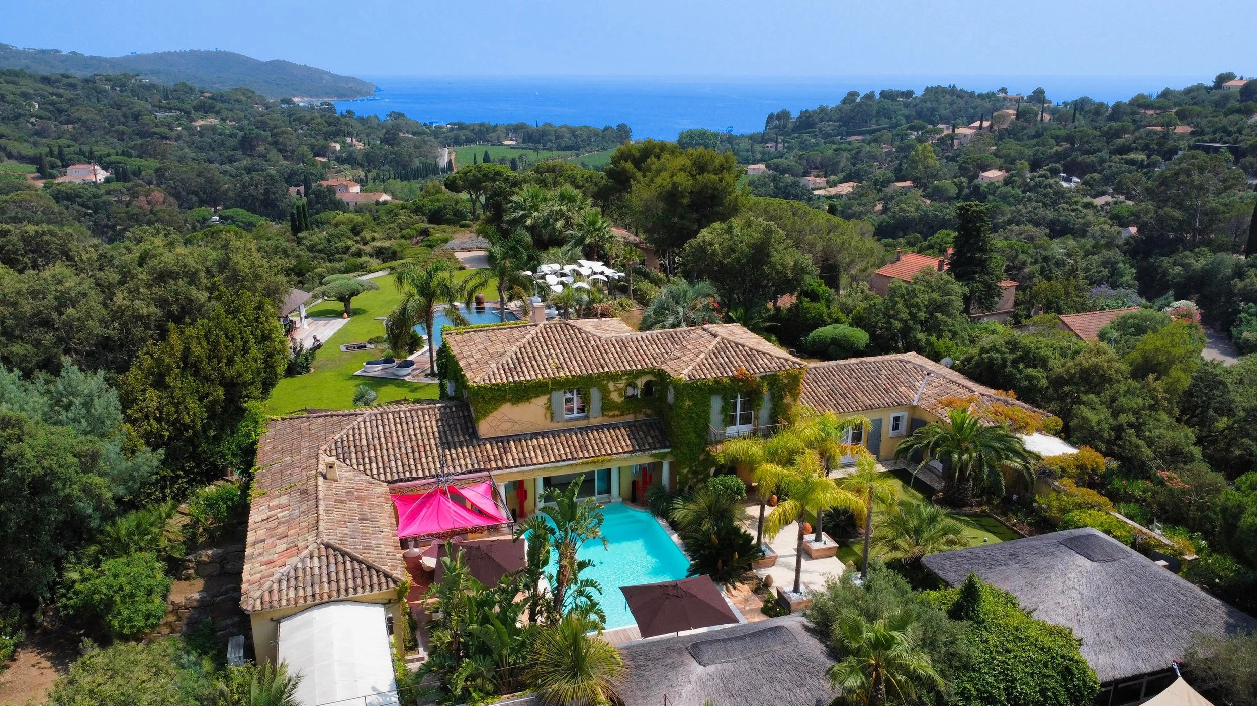 French Riviera Villa Near Gigaro Beach in La CroixValmer — Francis York