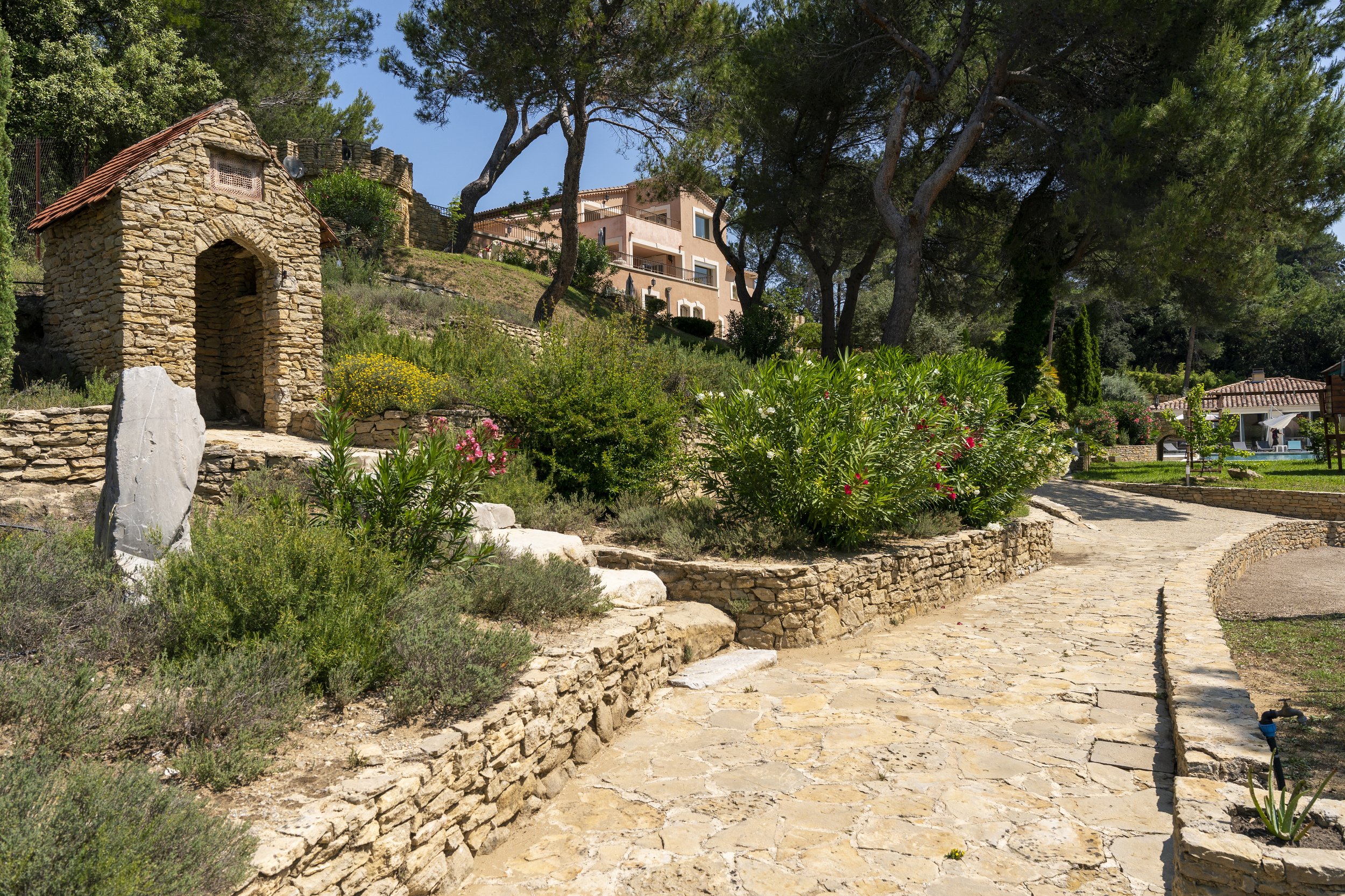 Francis York French Country House in the Vaucluse Region of Provence 00014.JPG