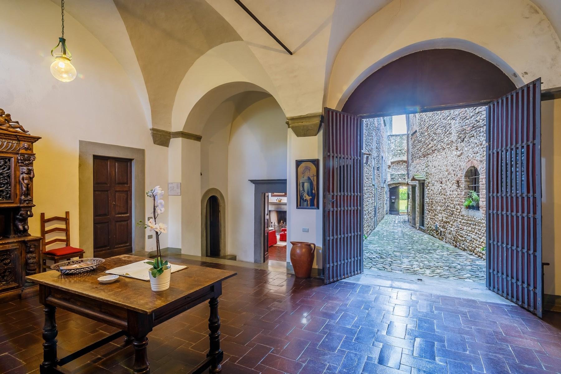 Francis York Medieval Castle Turned Renaissance Villa in Tuscany, Italy  00019.jpg