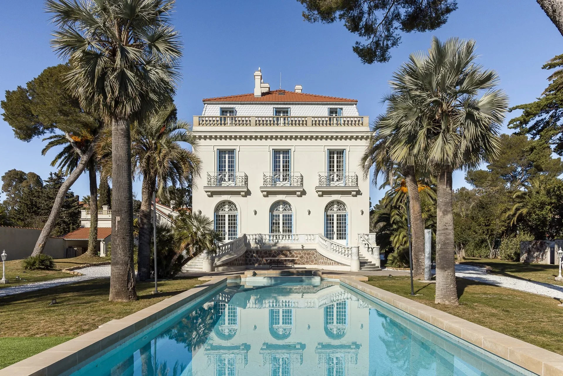 Belle Epoque Villa With Panoramic Sea Views on the French Riviera