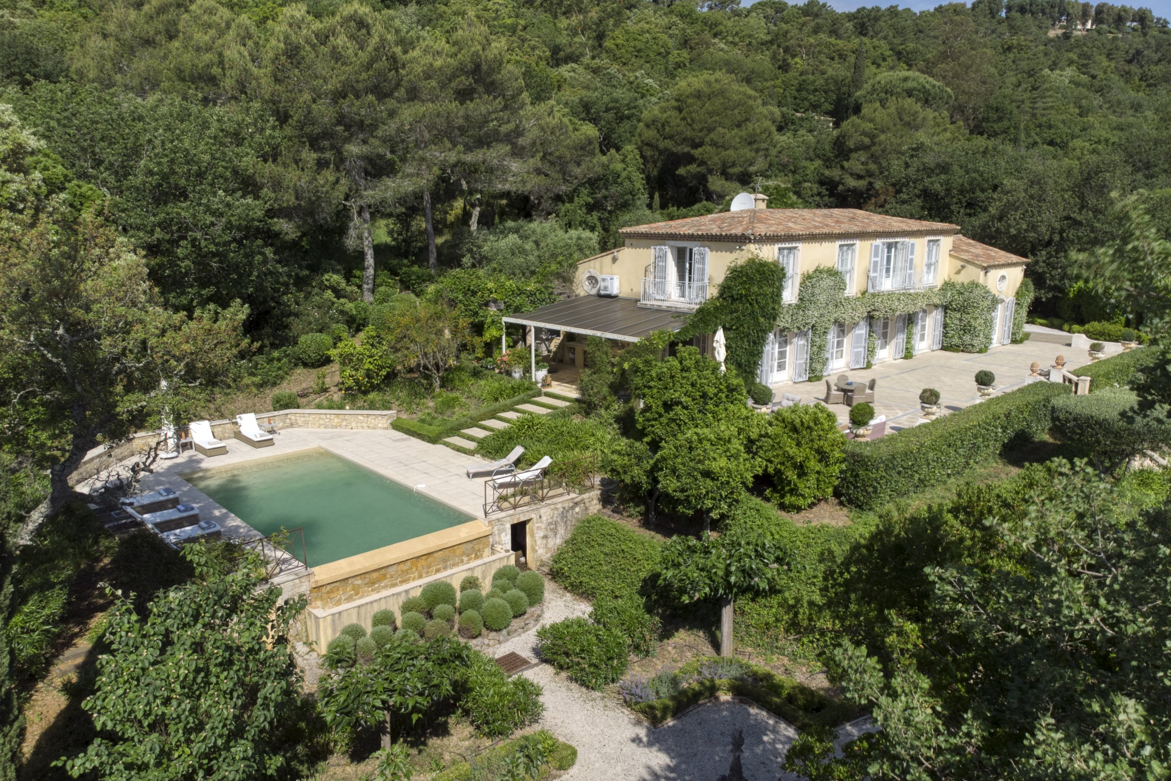 Provencal Villa Set in the Hills Above the Gulf of Saint-Tropez ...