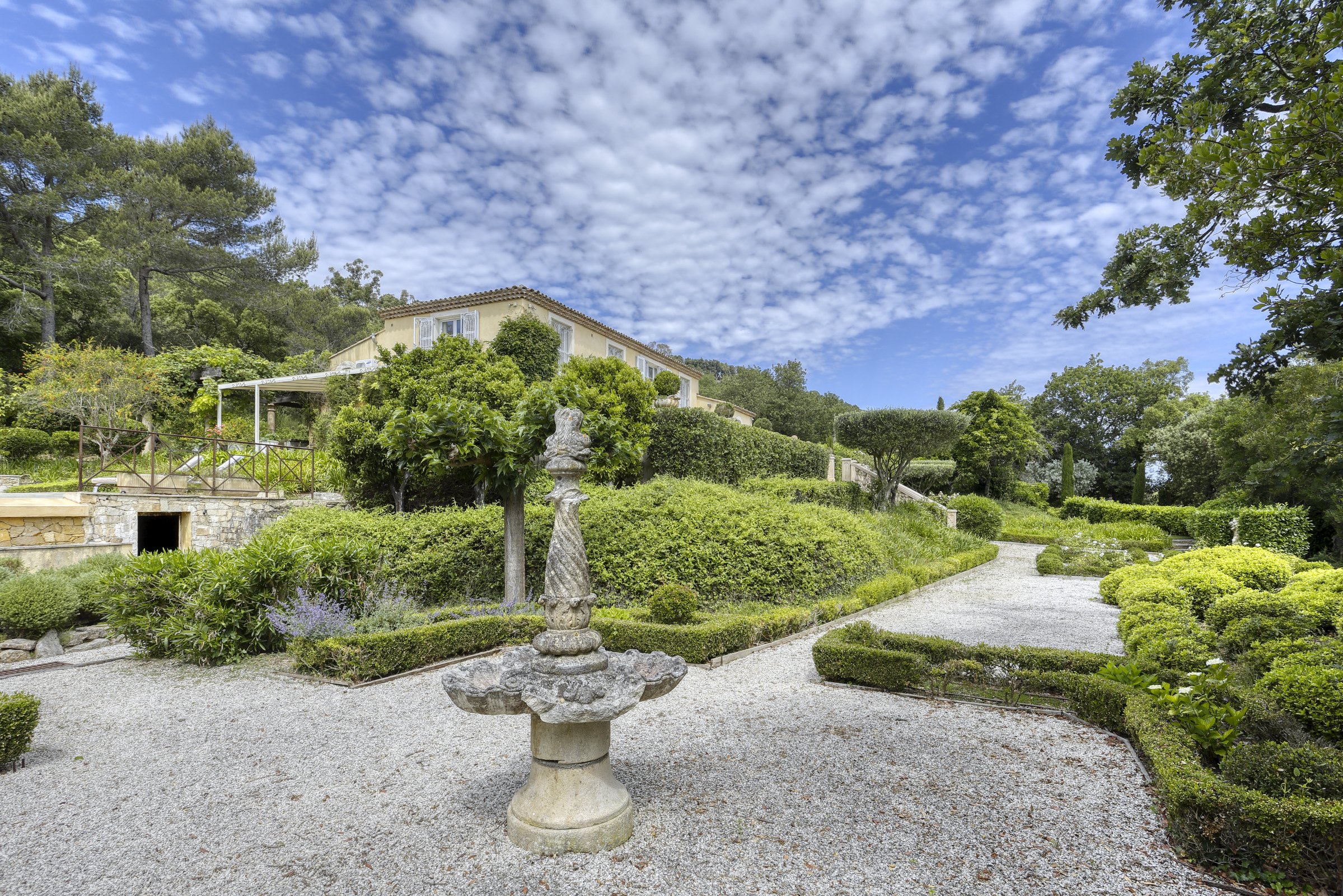 Francis York Provencal Villa in the Hills Above the Gulf of Saint-Tropez00014.jpeg