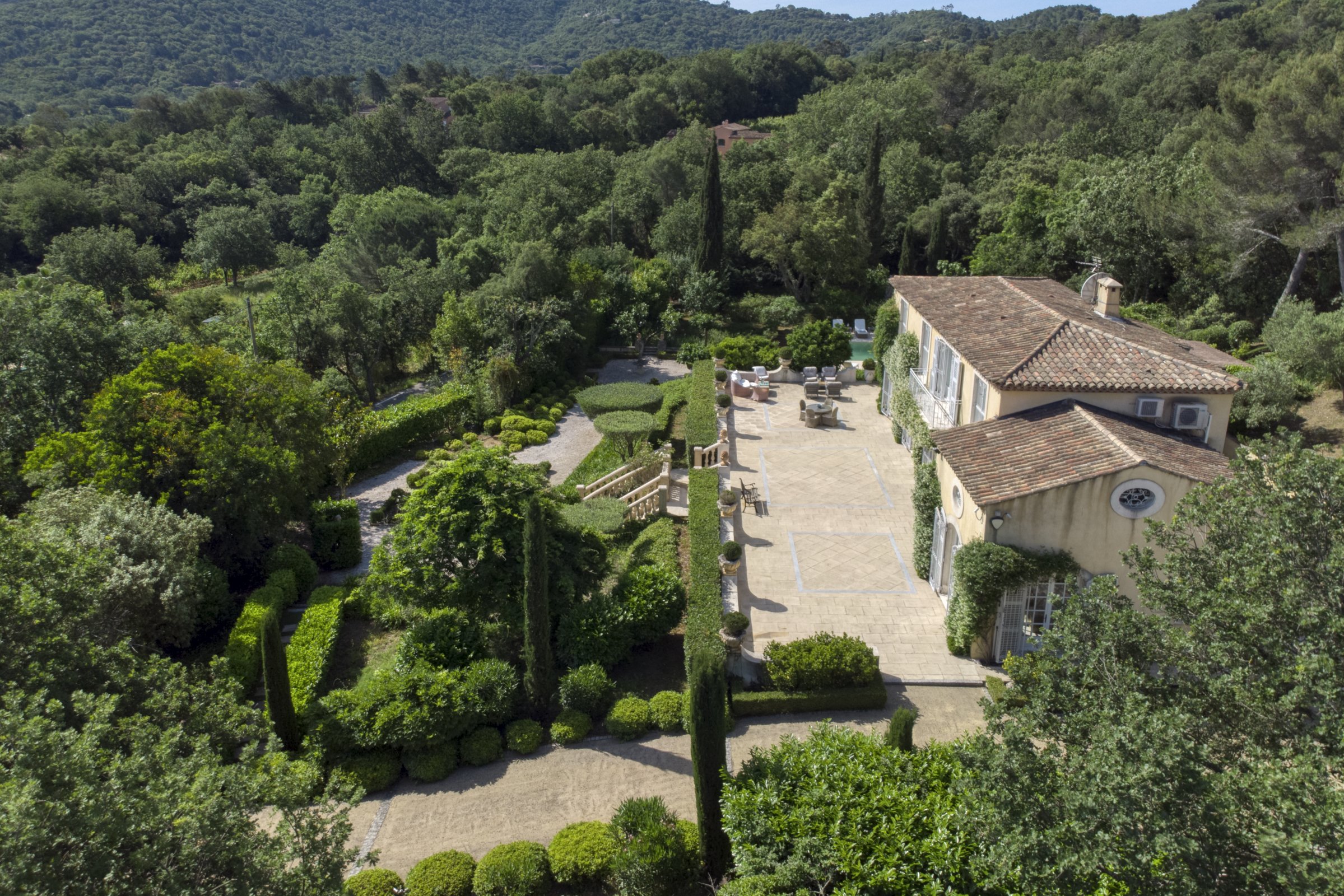 Francis York Provencal Villa in the Hills Above the Gulf of Saint-Tropez00015.jpeg