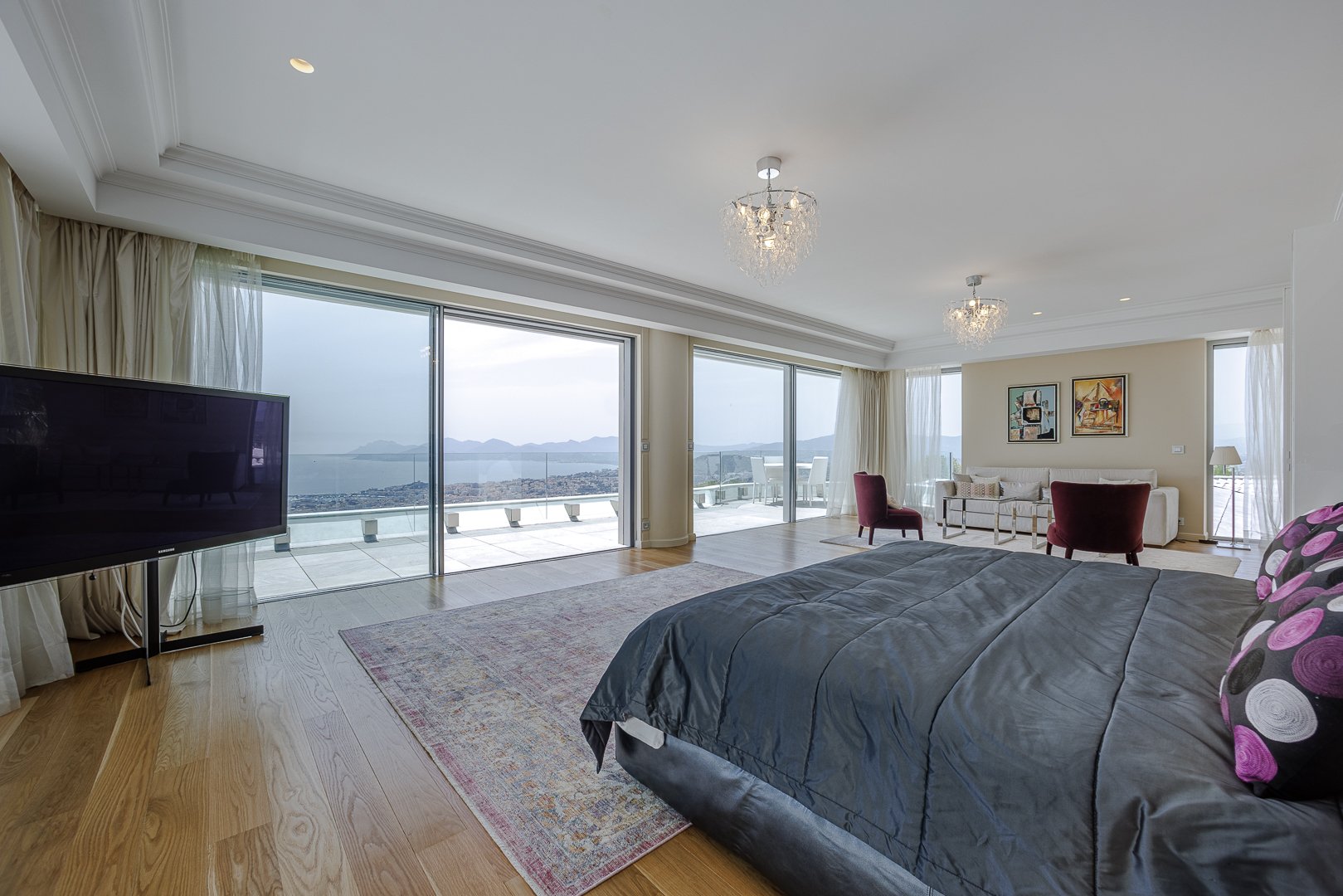 Francis York Luxury Residence in Cannes with Panoramic Sea Views 00005.jpg