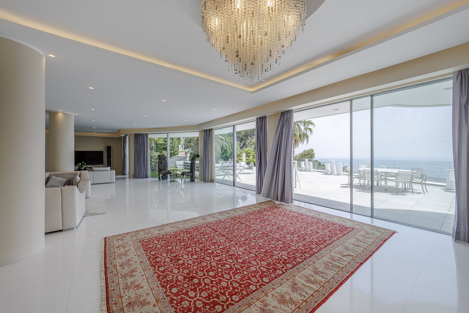 Francis York Luxury Residence in Cannes with Panoramic Sea Views 00008.jpg