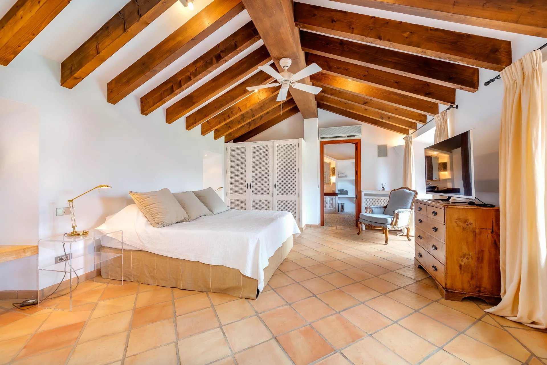 Francis York Bunyola Home Hunts Luxurious Country Estate in Mallorca, Spain 00030.jpeg