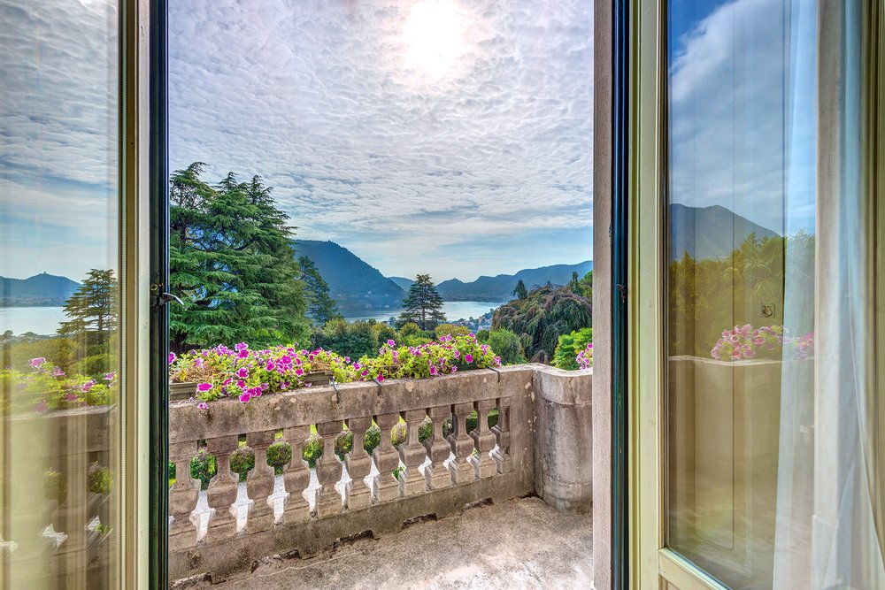 Francis+York+ Liberty-Style Villa Overlooking Lake Como00011.jpg