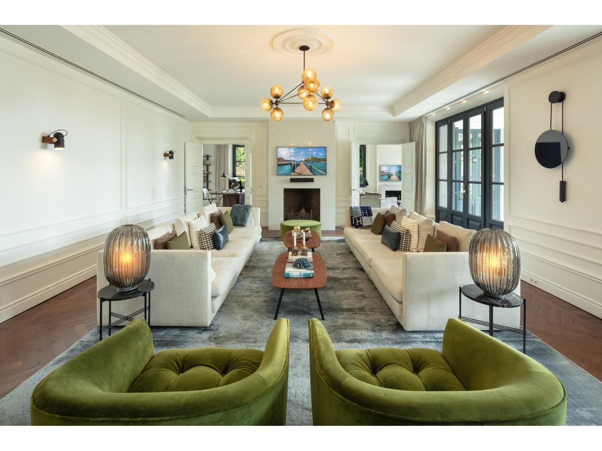 Francis+York+ Luxury Villa With World-Class Amenities in Marbella, Spain   00003.jpeg