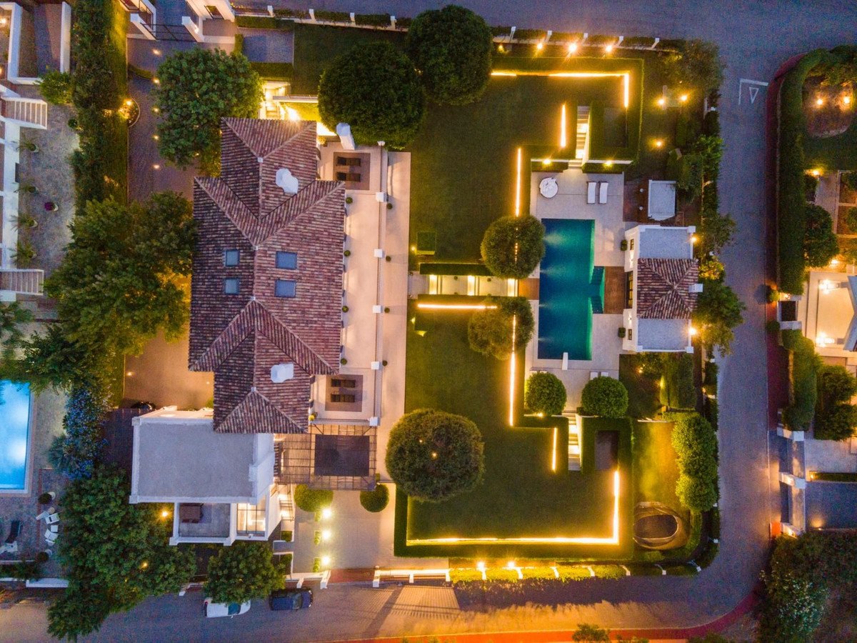 Francis+York+ Luxury Villa With World-Class Amenities in Marbella, Spain   00020.jpeg