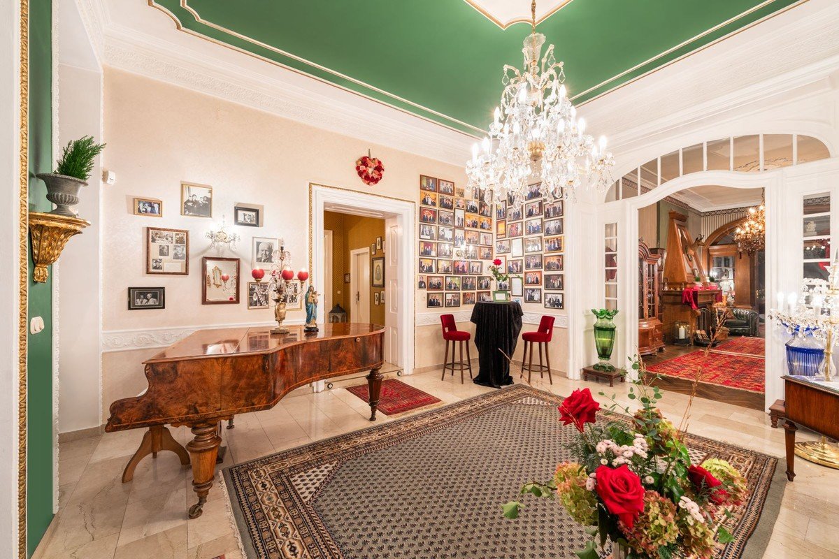 Francis+York+ Mozart Castle Concierge Auctions Austria Sothebys 00004.jpeg