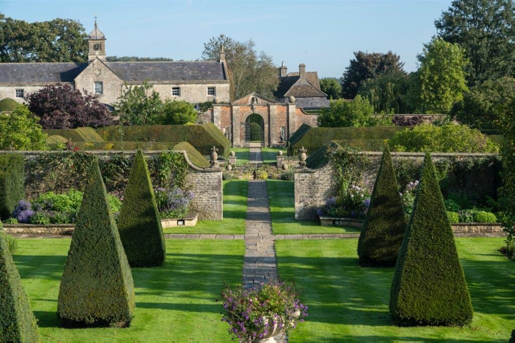 Francis+York+Country House in the Cotswolds with Famous Formal Gardens 00004.jpeg