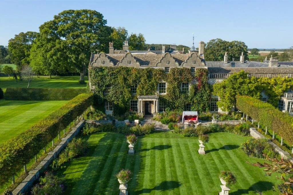Country House in the Cotswolds with Famous Formal Gardens