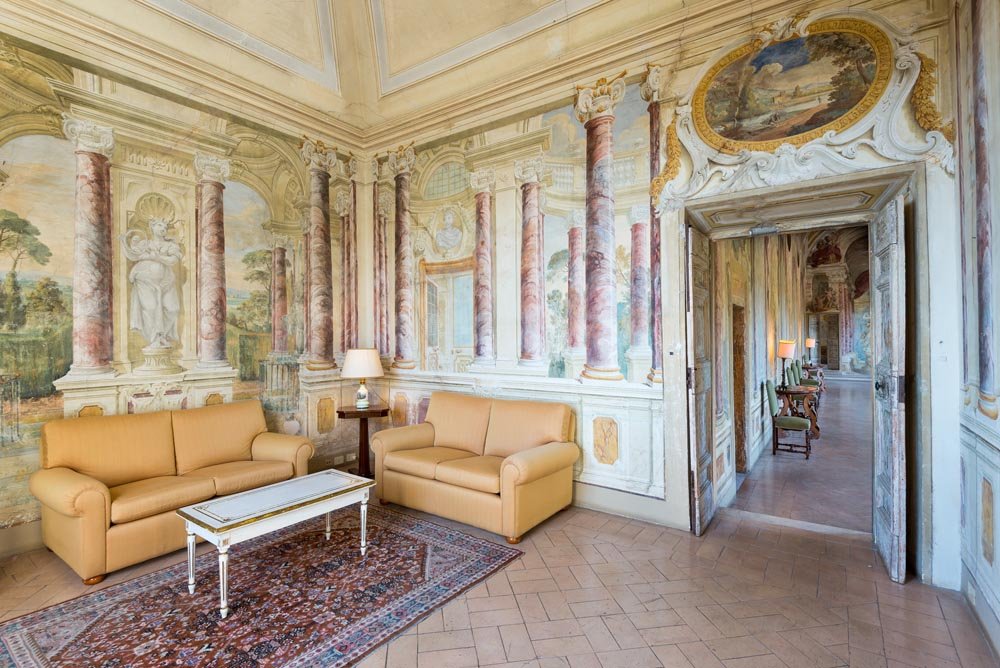 Francis+York+Frescoed Villa Built for Papal Nobility Near Rome, Italy  00018.jpg
