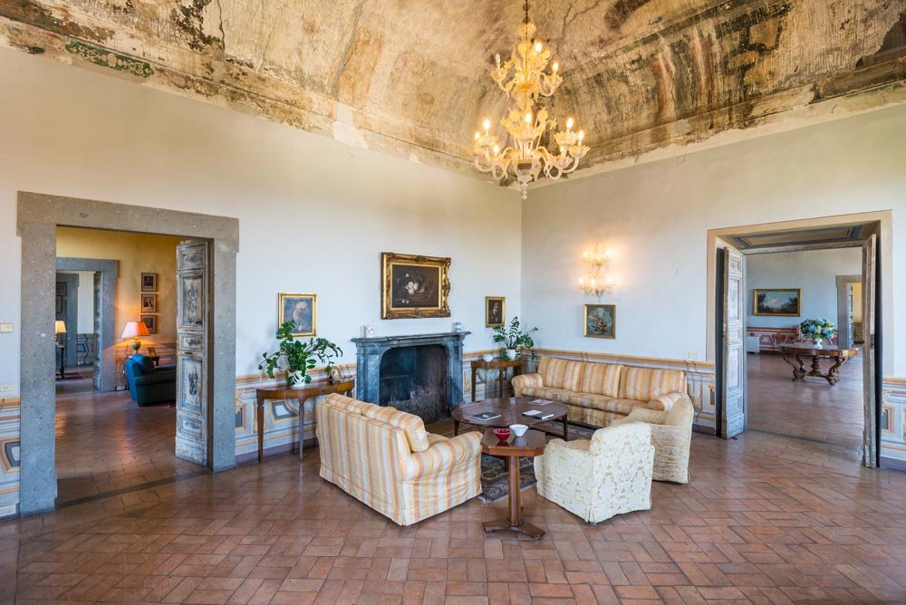 Francis+York+Frescoed Villa Built for Papal Nobility Near Rome, Italy  00023.jpg