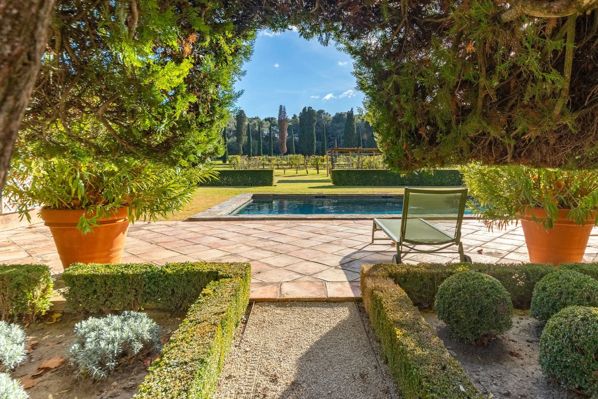 Beautifully Restored Provençal Farmhouse Near Saint-Rémy-de-Provence ...