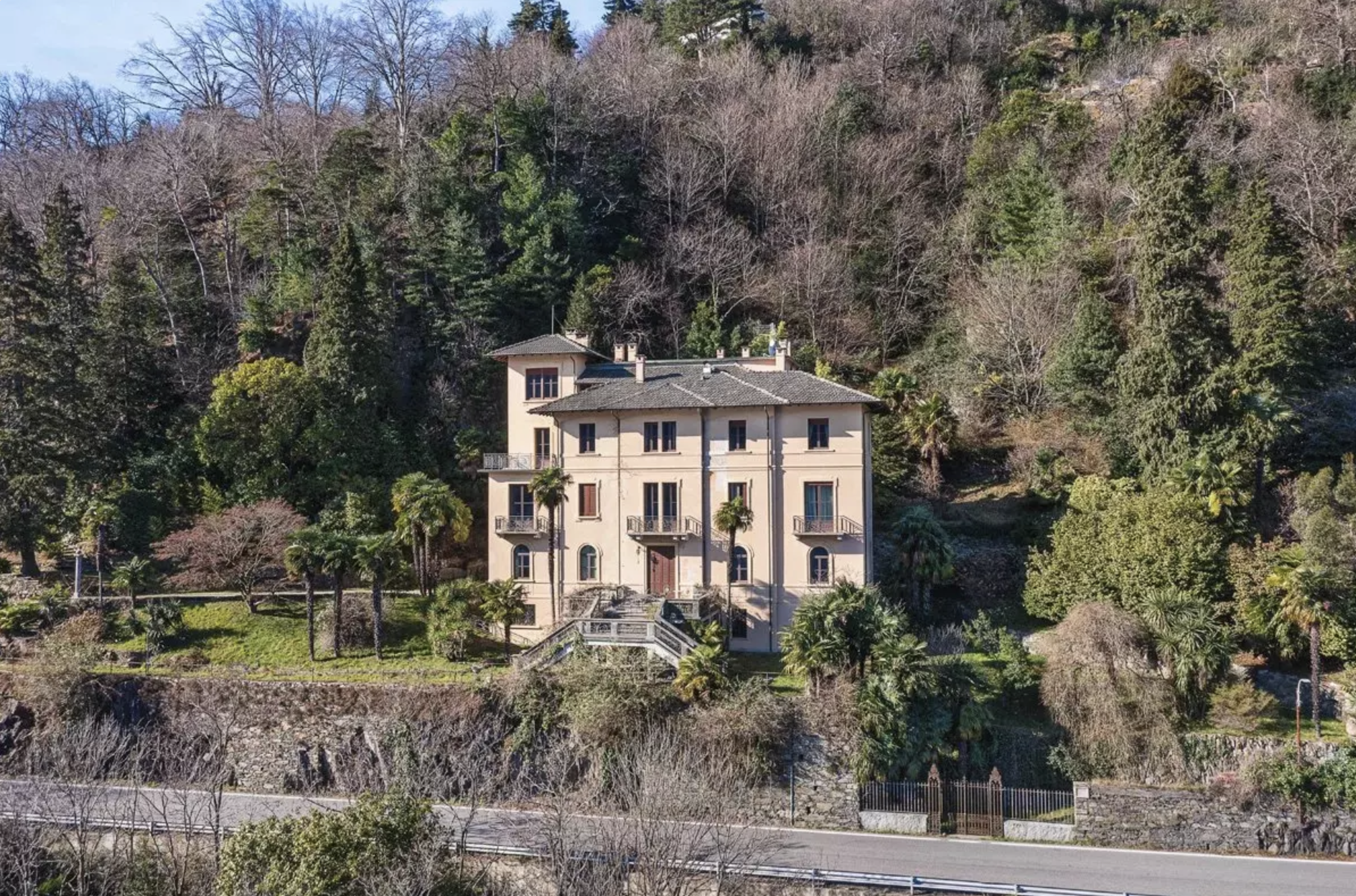 Francis+York+ Prestigious Period Villa Facing Lake Maggiore  00006.png