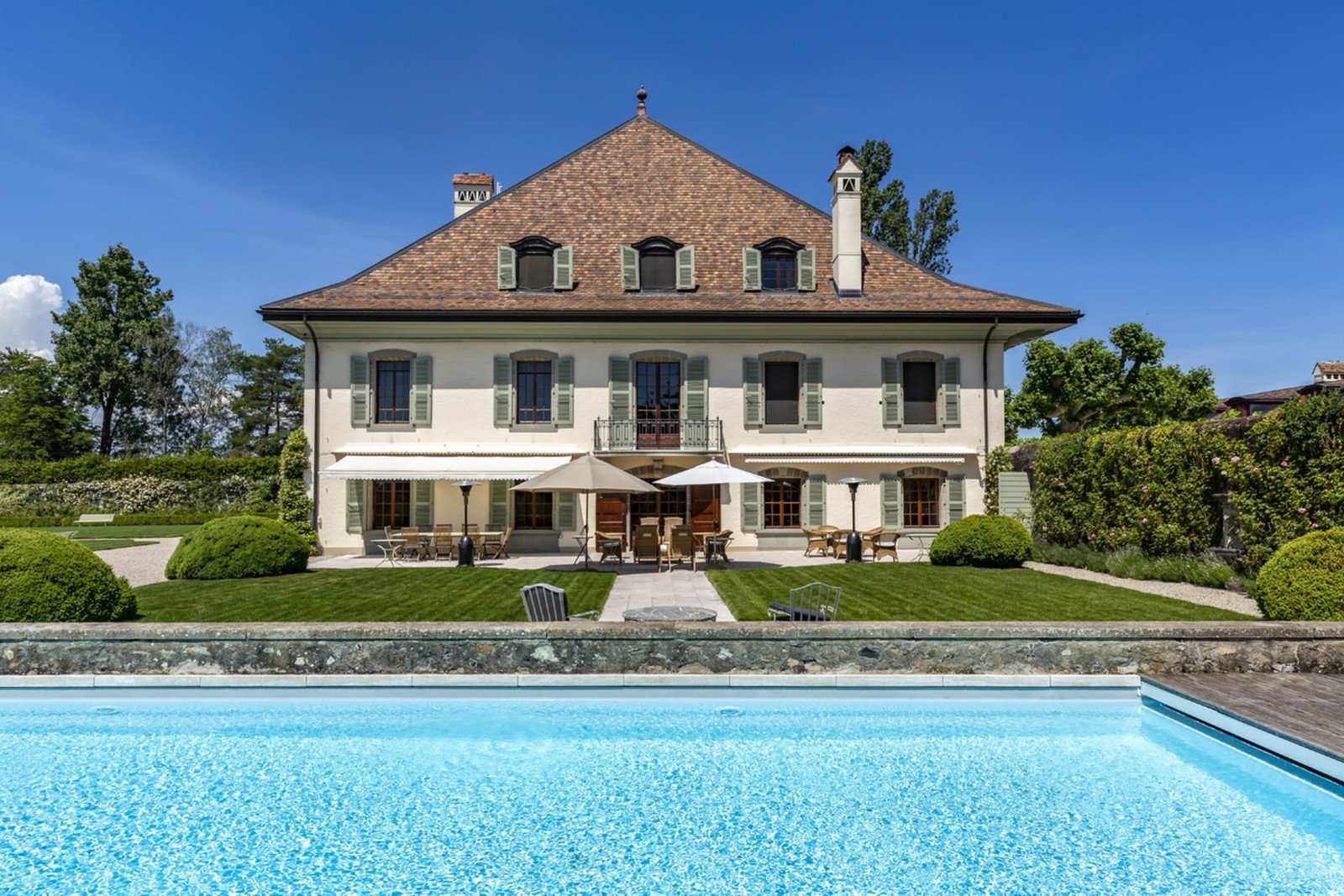 Francis+York+ Royal Estate Merlinge Castle in Switzerland  00005.jpeg