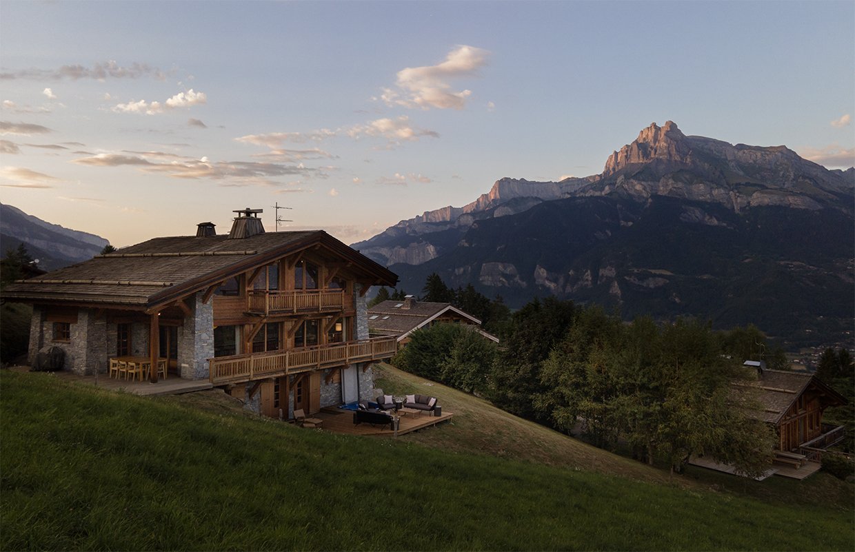 Francis+York+Discover This Luxury Chalet in the French Alps From The August Premium Collection 00003.jpg